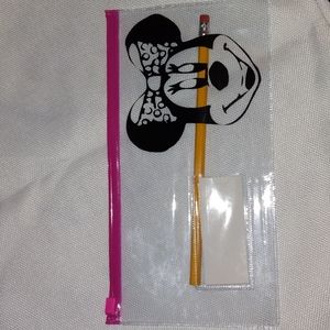 Minnie Mouse pencil pouch with 1 pencil